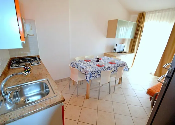 Luminous Flat 80m From The - Beahost Διαμέρισμα