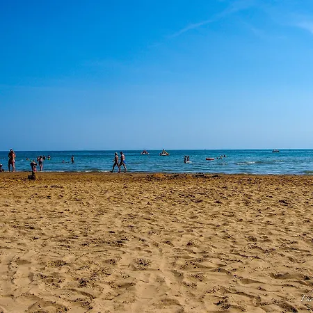 Luminous Flat 80m From The - Beahost *